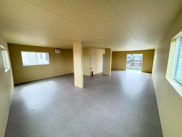 �y�����E���r���O�z�@