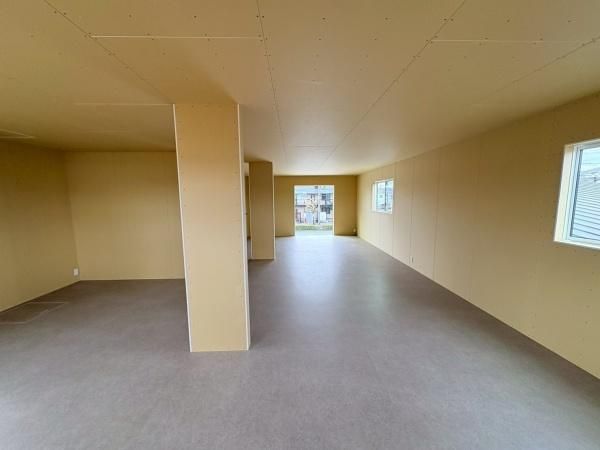 �y�����E���r���O�z�@