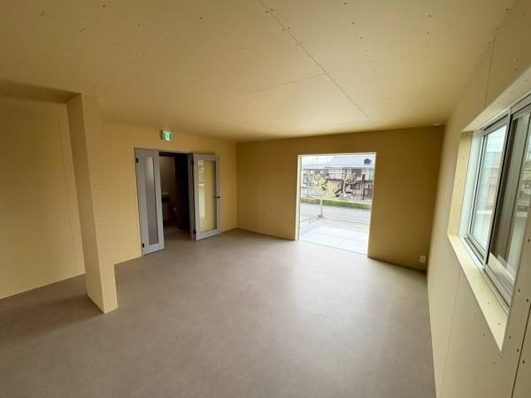 �y�����E���r���O�z�@