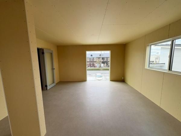 �y�����E���r���O�z�@