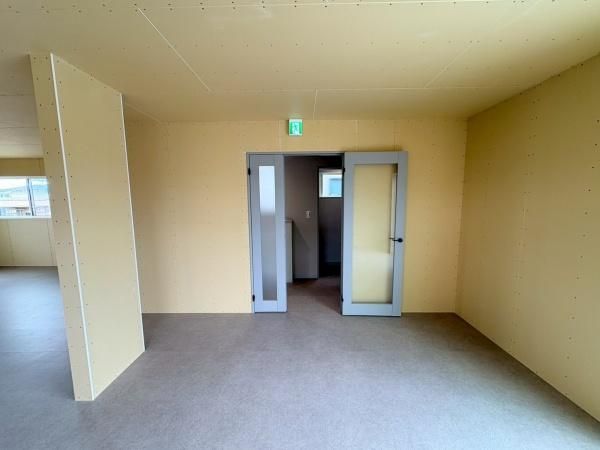 �y�����E���r���O�z�@