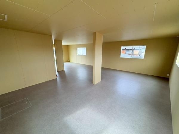 �y�����E���r���O�z�@