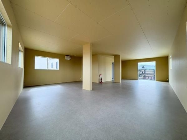 �y�����E���r���O�z�@