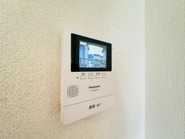 �y�Z�L�����e�B�z�@