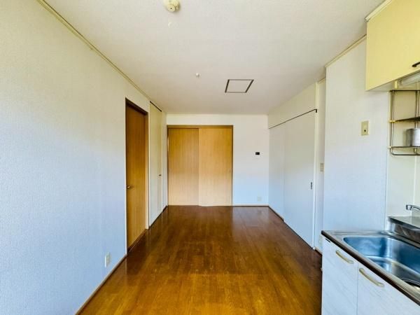 �y�����E���r���O�z�@