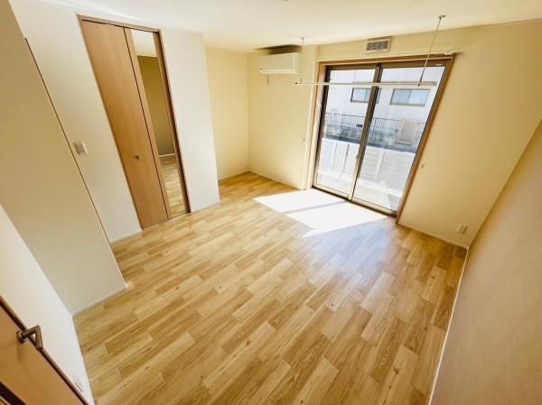 �y�����E���r���O�z�@