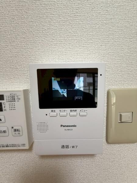 �y�Z�L�����e�B�z�@