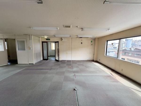 �y���̑��ݔ��z�@