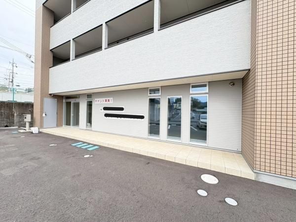 �y�G���g�����X�z�@