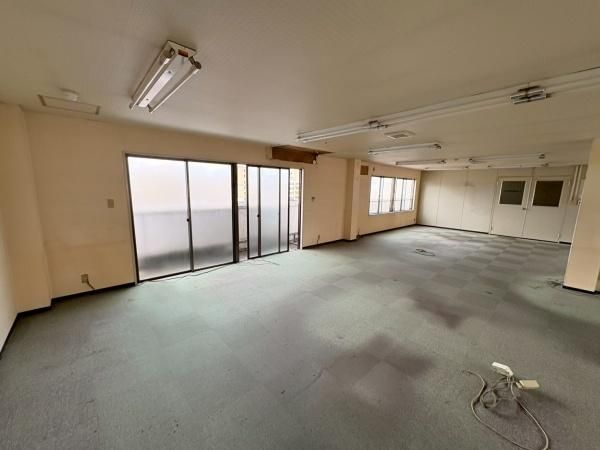 �y�����E���r���O�z�@