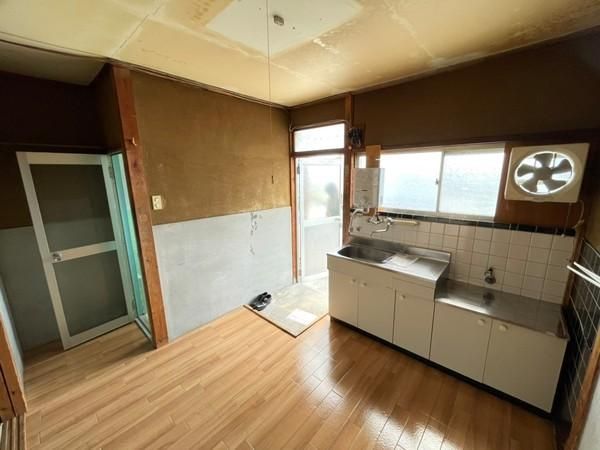 �y�L�b�`���z�@