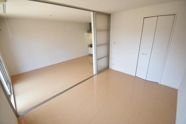 �y�����E���r���O�z�@���������ʎ���