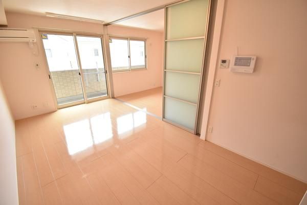 �y�����E���r���O�z�@���������ʎ���