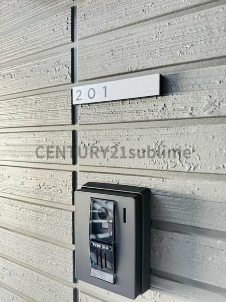 �y�Z�L�����e�B�z�@