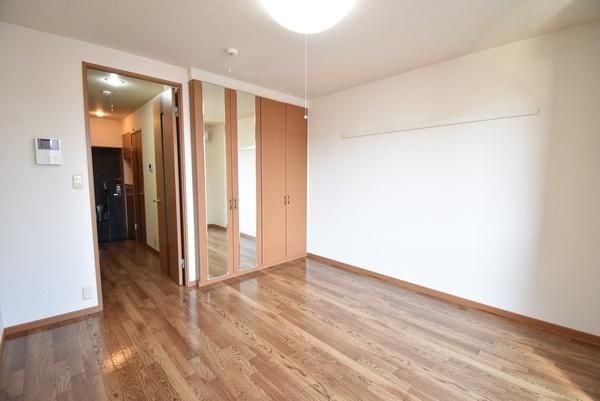 �y�����E���r���O�z�@�������ʎ�