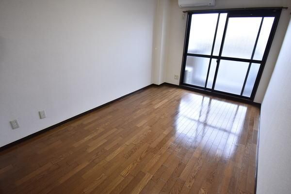 �y�����E���r���O�z�@���d�l�ʐ^