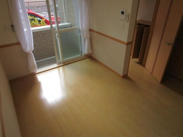 �y�����E���r���O�z�@���������ʎ���