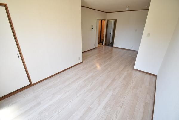 �y�����E���r���O�z�@���������ʎ���