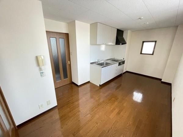 �y�����E���r���O�z�@�������ʎ�