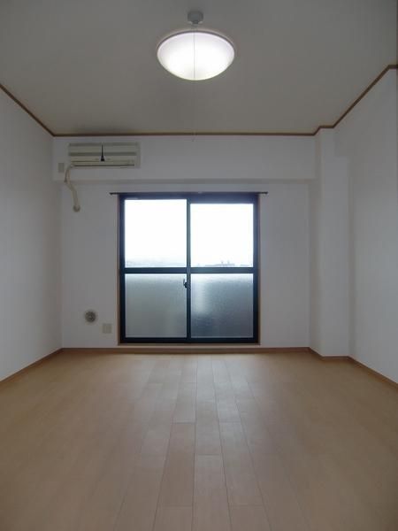 �y�����E���r���O�z�@