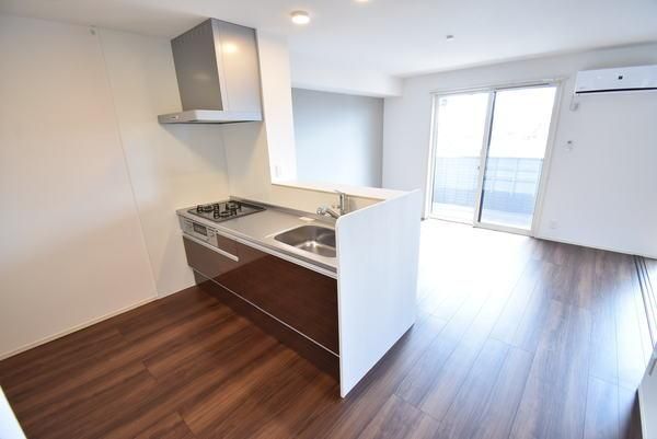 �y�����E���r���O�z�@