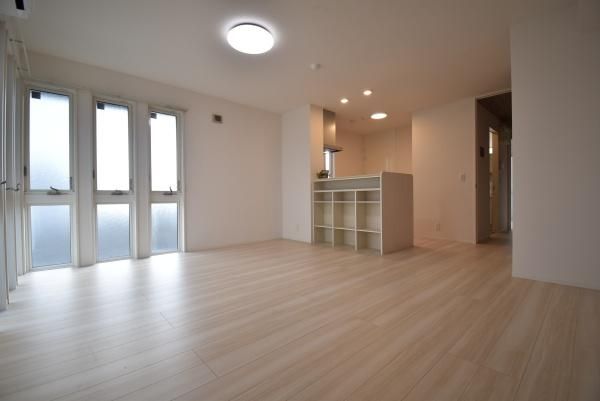 �y�����E���r���O�z�@�����{�H��Ўʐ^��