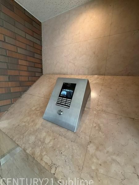 �y�Z�L�����e�B�z�@