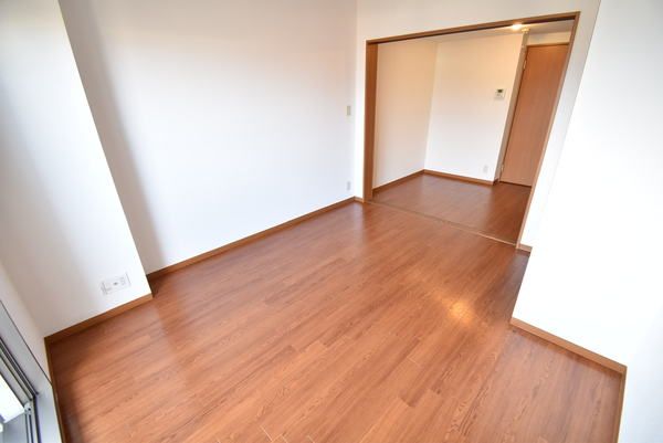 �y�����E���r���O�z�@���d�l�ʐ^