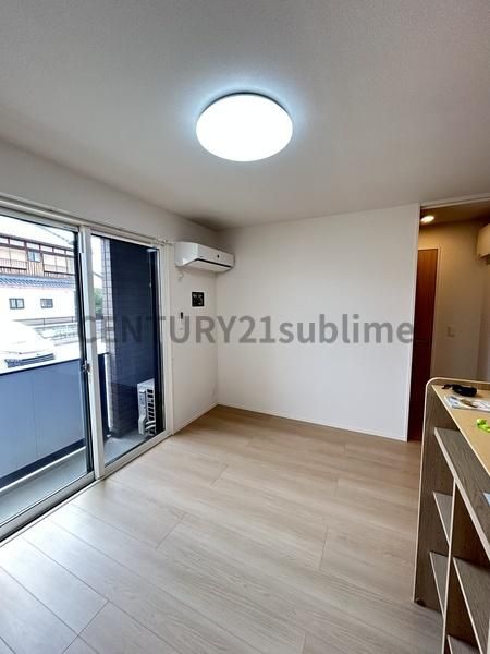 �y�����E���r���O�z�@