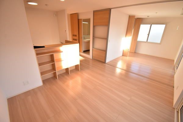 �y�����E���r���O�z�@