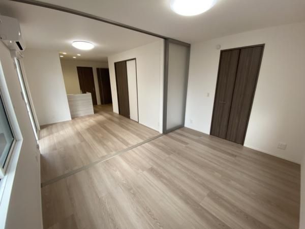 �y�����E���r���O�z�@