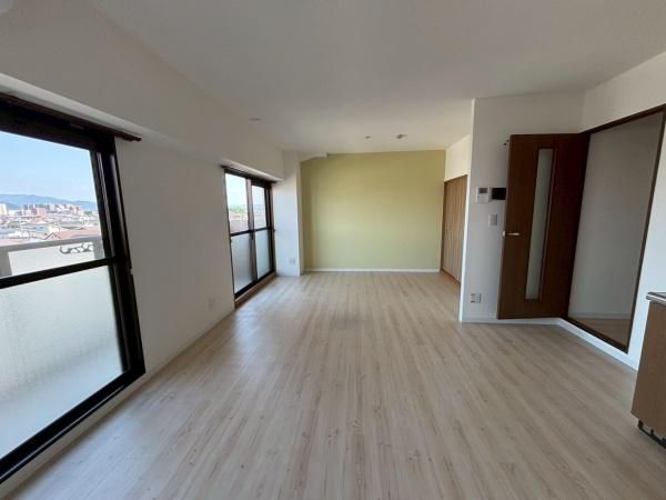 �y�����E���r���O�z�@