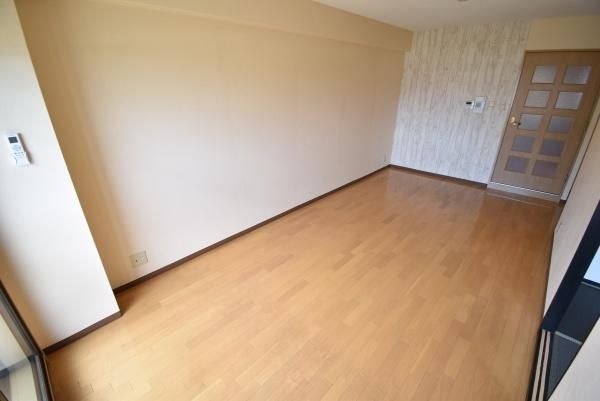 �y�����E���r���O�z�@���������ʎ���