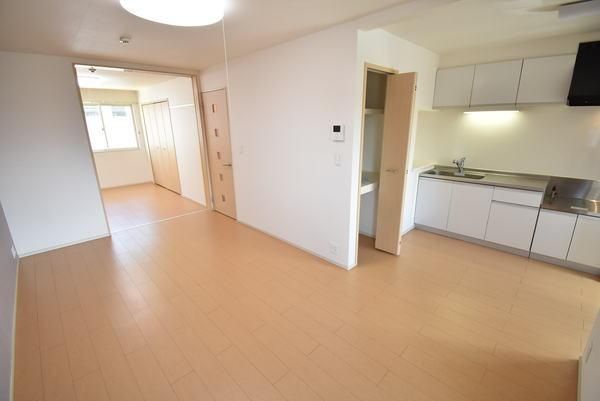 �y�����E���r���O�z�@�������ʎ�